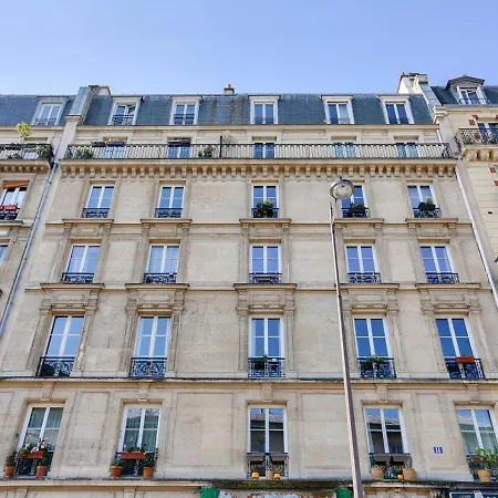 Apartment Gorgeous, Bright & Large 1 Bedroom Near Montmartre Paris