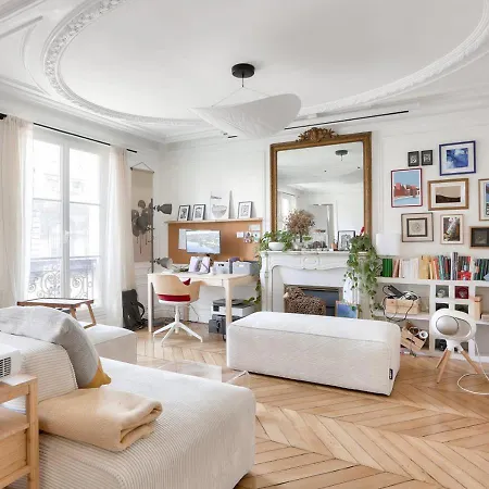 Gorgeous, Bright & Large 1 Bedroom Near Montmartre Apartment
